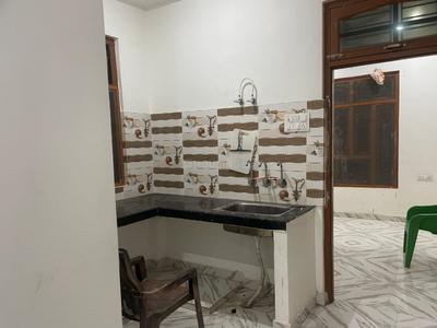 Kitchen Image of 800 Sq.ft 2 BHK Independent House for rent in Barel Barabanki for Rs. 9000