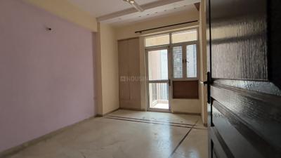 Bedroom Image of 1633 Sq.ft 3 BHK Apartment / Flat for rent in Prateek The Royal Cliff, Crossings Republik Ghaziabad for Rs. 23000