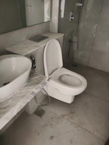 Common Bathroom Image of 1350 Sq.ft 2.5 BHK Apartment / Flat for sale in K Raheja Vistas, Powai Mumbai for Rs. 39600000