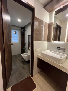 Bathroom Image of 1350 Sq.ft 3 BHK Apartment / Flat for sale in Santacruz East Mumbai for Rs. 42500000