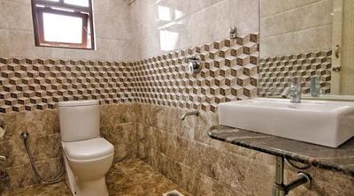 Bathroom Image of 3767 Sq.ft 6 BHK Villa for rent in Nerul Goa for Rs. 300000