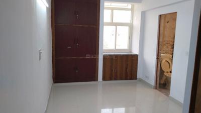 Bedroom Image of 1000 Sq.ft 2 BHK Apartment / Flat for rent in Karishma Apartment, Patparganj New Delhi for Rs. 34000