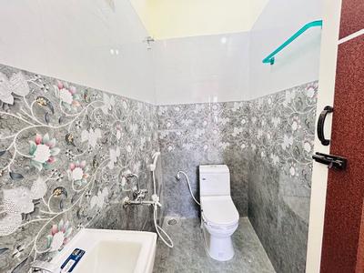 Bathroom Image of 850 Sq.ft 2 BHK Independent House for sale in Guduvancheri Chennai for Rs. 6530000