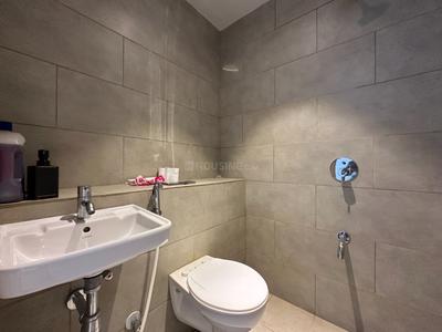 Bathroom Image of 2100 Sq.ft 4 BHK Apartment / Flat for sale in Rustomjee Crown Phase 2, Prabhadevi Mumbai for Rs. 160000000