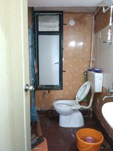 Common Bathroom Image of 1000 Sq.ft 2 BHK Apartment / Flat for rent in Thane West Thane for Rs. 25000