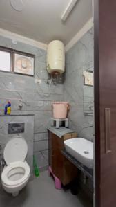 Bathroom Image of 1000 Sq.ft 2 BHK Builder Floor for rent in Subhash Nagar New Delhi for Rs. 45000