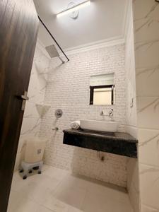 Bathroom Image of 300 Sq.ft 1 RK Studio for rent in Vasant Kunj New Delhi for Rs. 8000