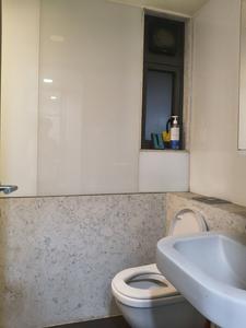 Common Bathroom Image of 800 Sq.ft 2 BHK Apartment / Flat for sale in Tejukaya Ikebana, Matunga East Mumbai for Rs. 45000000