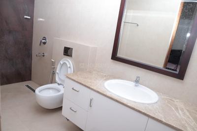 Bathroom Image of 3500 Sq.ft 4 BHK Villa for rent in Meridian The Sovereign, Panangad Kochi for Rs. 75000
