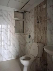 Common Bathroom Image of 1180 Sq.ft 2.5 BHK Apartment / Flat for sale in Amrapali Silicon City, Sector 76 Noida for Rs. 11800000