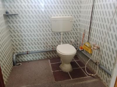 Bathroom Image of 900 Sq.ft 3 BHK Builder Floor for rent in Thudiyalur Coimbatore for Rs. 20000