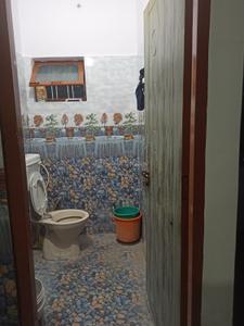 Bathroom Image of 800 Sq.ft 1 RK Independent House for rent in Turner Road Dehradun for Rs. 6000