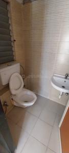 Bathroom Image of 718 Sq.ft 2 BHK Apartment / Flat for rent in DB Ozone, Dahisar East Mumbai for Rs. 26000