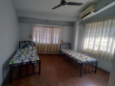 Bedroom Image of Basera Male PG  in Andheri West, Mumbai