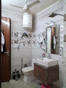 Common Bathroom Image of 1125 Sq.ft 3 BHK Builder Floor for sale in Paschim Vihar New Delhi for Rs. 19100000