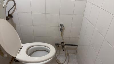 Bathroom Image of 650 Sq.ft 1 BHK Apartment / Flat for rent in Kumar Paradise, Magarpatta City Pune for Rs. 28000