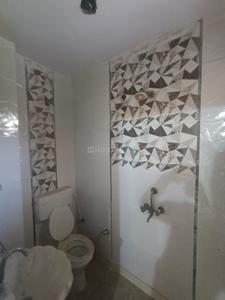 Bathroom Image of 650 Sq.ft 2 BHK Builder Floor for rent in Uttam Nagar New Delhi for Rs. 15048