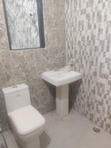 Bathroom Image of 1000 Sq.ft 1 BHK Builder Floor for rent in Palam Vihar Gurgaon for Rs. 18000