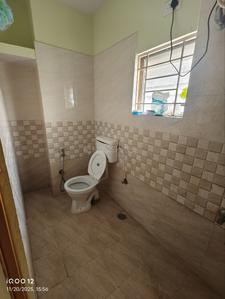 Bathroom Image of SRINIVASA GENTS PG - LOW BUDGET PG ROOM-SILK BOARD in Bommanahalli, Bangalore