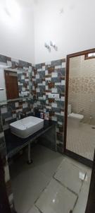 Bathroom Image of 990 Sq.ft 2 BHK Builder Floor for rent in Chakeri Kanpur for Rs. 7500