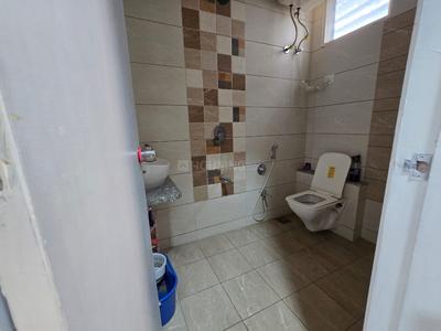 Bathroom Image of 1550 Sq.ft 3 BHK Apartment / Flat for sale in Harni Vadodara for Rs. 6500000