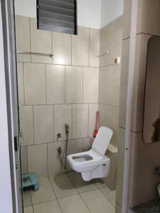 Bathroom Image of 1000 Sq.ft 3 BHK Apartment / Flat for sale in Maruti Shivalay Luxuria, Waghodia Road Vadodara for Rs. 6800000