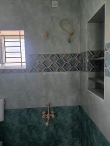 Bathroom Image of 800 Sq.ft 2 BHK Apartment / Flat for rent in Sivathapuram Salem for Rs. 9000