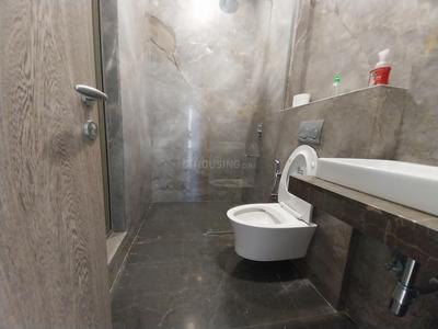 Bathroom Image of 5000 Sq.ft 6 BHK Apartment / Flat for rent in Sewri Mumbai for Rs. 650000