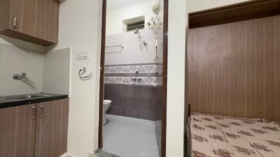 Bathroom Image of 250 Sq.ft 1 RK Apartment / Flat for rent in Doddanekundi Bengaluru for Rs. 12999