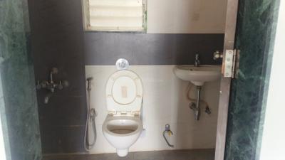 Bathroom Image of 645 Sq.ft 1 BHK Apartment / Flat for rent in Choice Goodwill 24, Lohegaon Pune for Rs. 18000
