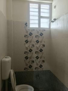 Bathroom Image of 1440 Sq.ft 3 BHK Apartment / Flat for rent in Pothinamallayya Palem Visakhapatnam for Rs. 16000
