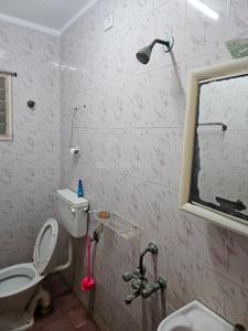 Bathroom Image of 1150 Sq.ft 3 BHK Apartment / Flat for rent in Chozha Thirumangai, Kumananchavadi Chennai for Rs. 25000