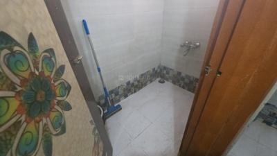 Bathroom Image of 400 Sq.ft 1 RK Apartment / Flat for rent in Kothrud Pune for Rs. 13000