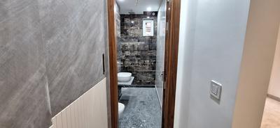 Bathroom Image of 1900 Sq.ft 3 BHK Builder Floor for sale in Janakpuri New Delhi for Rs. 26000000