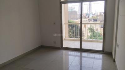 Living Room Image of 1540 Sq.ft 3 BHK Apartment / Flat for sale in Mahagun Mascot, Crossings Republik Ghaziabad for Rs. 12000000