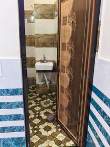 Bathroom Image of 450 Sq.ft 2 BHK Independent House for rent in Najafgarh New Delhi for Rs. 15000