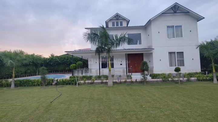 Vats Green Beauty Farm House Main Image 1