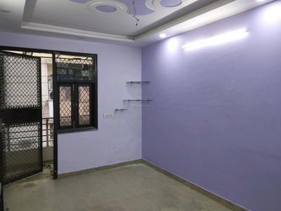 Bedroom Image of 850 Sq.ft 2 BHK Builder Floor for rent in Shahdara New Delhi for Rs. 18000