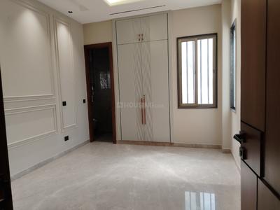 Bedroom Image of 2115 Sq.ft 4 BHK Builder Floor for rent in Safdarjung Enclave New Delhi for Rs. 180000