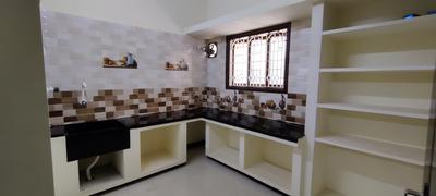 Railway junction main road Kitchen 1