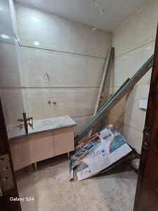 Bedroom Image of 1500 Sq.ft 3 BHK Builder Floor for rent in Ramesh Nagar New Delhi for Rs. 55000