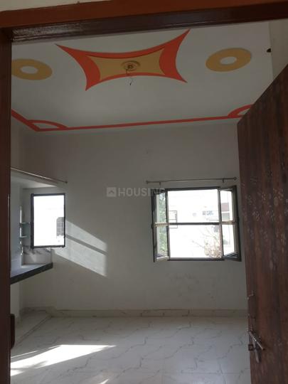 Varanasi Cantonment Bedroom 1