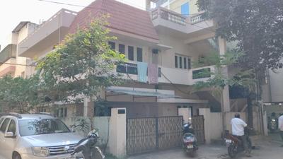 5 BHK Independent House