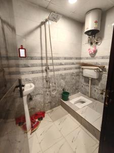 Bathroom Image of 1650 Sq.ft 3 BHK Apartment / Flat for sale in Sector 104 Noida for Rs. 8075000