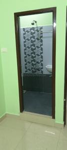Bathroom Image of 900 Sq.ft 2 BHK Apartment / Flat for rent in Velachery Chennai for Rs. 27000