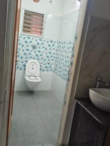 Bathroom Image of 1320 Sq.ft 3 BHK Apartment / Flat for rent in Dum Dum Kolkata for Rs. 200000