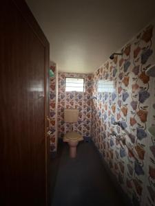 Bathroom Image of 960 Sq.ft 2 BHK Apartment / Flat for sale in Nandan Nagar Kolkata for Rs. 3000000