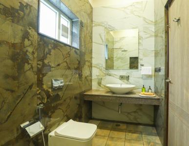 Bathroom Image of 1100 Sq.ft 2 BHK Apartment / Flat for rent in Sahjanand Luxuria, Umraj Bharuch for Rs. 14000