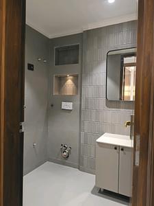 Common Bathroom Image of 2200 Sq.ft 4 BHK Builder Floor for sale in Indirapuram Ghaziabad for Rs. 24000000