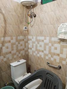 Bathroom Image of 750 Sq.ft 2 BHK Apartment / Flat for sale in Ashok Vihar Phase 3 Extension Gurgaon for Rs. 3500000